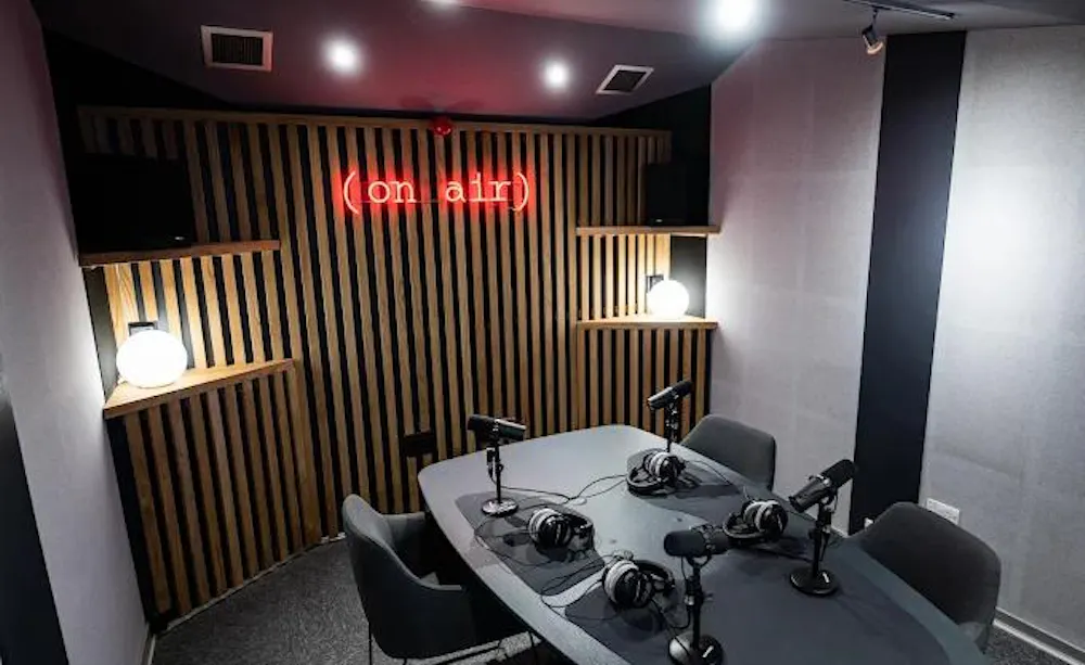 Apsley House, 78 Wellington Street - Studio 002.jpeg