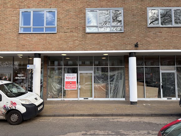 10 High Street, Shepperton, Retail To Let - IMG_4620 10.JPG