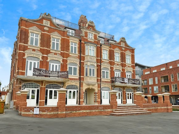 The Grand Broadway, Leigh-On-Sea, Retail To Let / For Sale - 2b4c0077IMG20250729WA0206.jpg