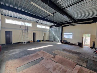 Oak House, Stockport, Industrial/Logistics / Land / Open Storage To Let - 20250827_104221.jpg