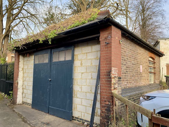 Victorian Garage, R/o 72 New Bedford Road, Luton, Industrial To Let - 2.JPG
