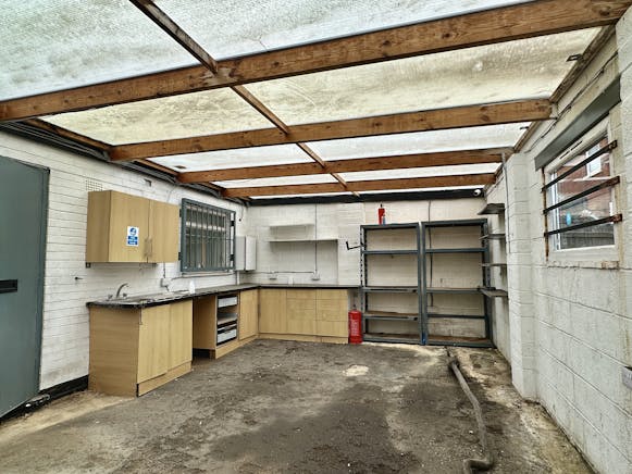 110 Marsh Road, Luton To Let - Image 4