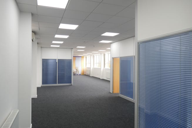 Circle Line House, Harlow, Offices To Let - P1060211.JPG