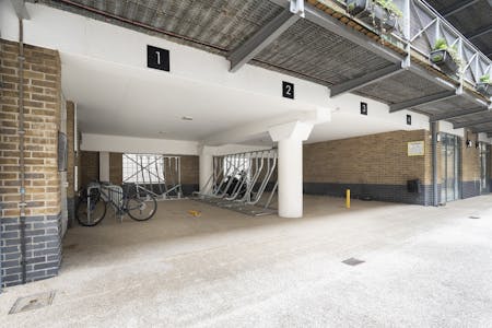 Baden Place Crosby Row, London, Office To Let - GE Cycle.jpg