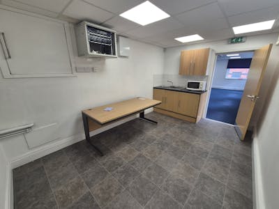 Suite 4, 1st floor Ashfield House, Stockport, Office To Let - 20250521_120211.jpg