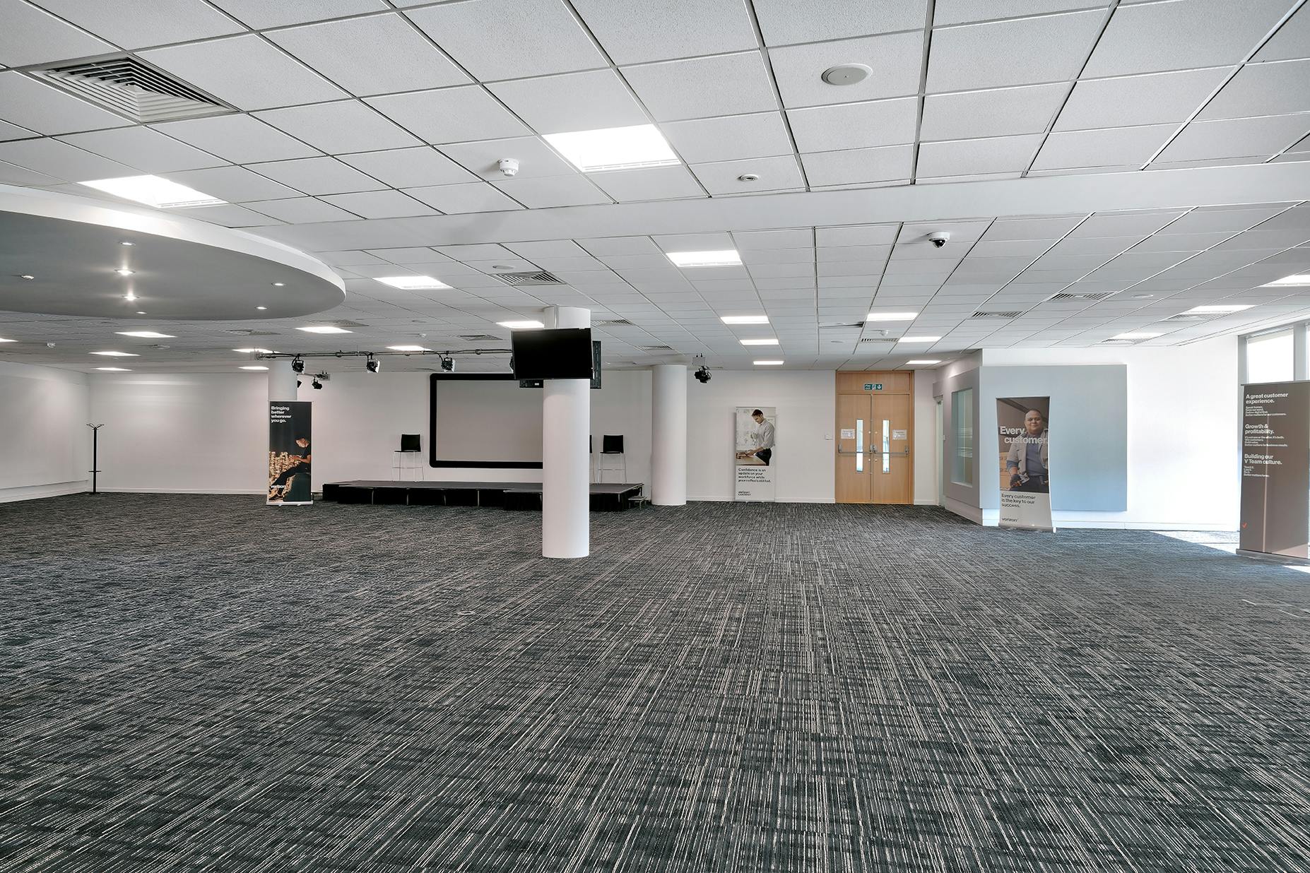 Office in Reading - photo 2