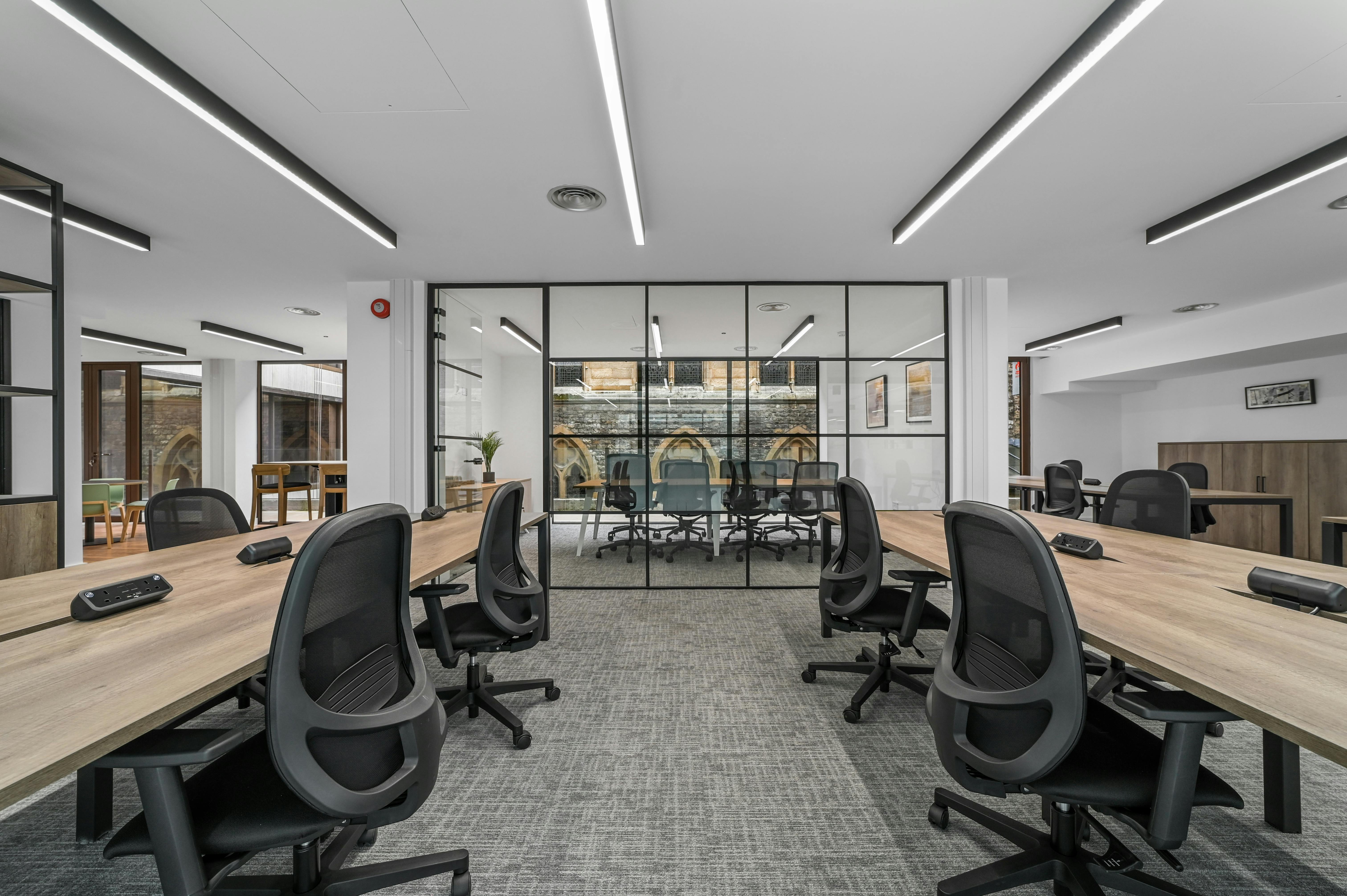 Office in London - photo 4