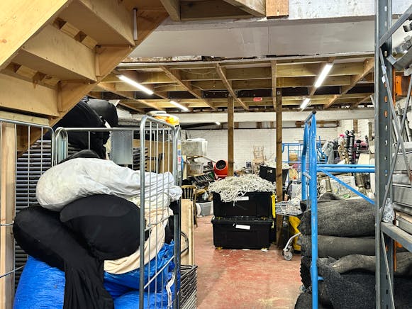 36 Burr Street, Dunstable, Industrial To Let - 20260123_113749904_iOS.jpg