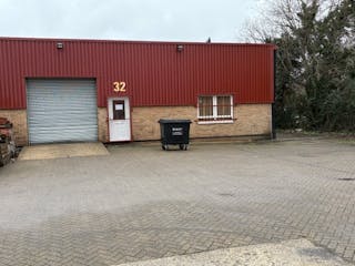 Unit 32, Longshot Industrial Estate, Bracknell, Industrial To Let - external.jpg