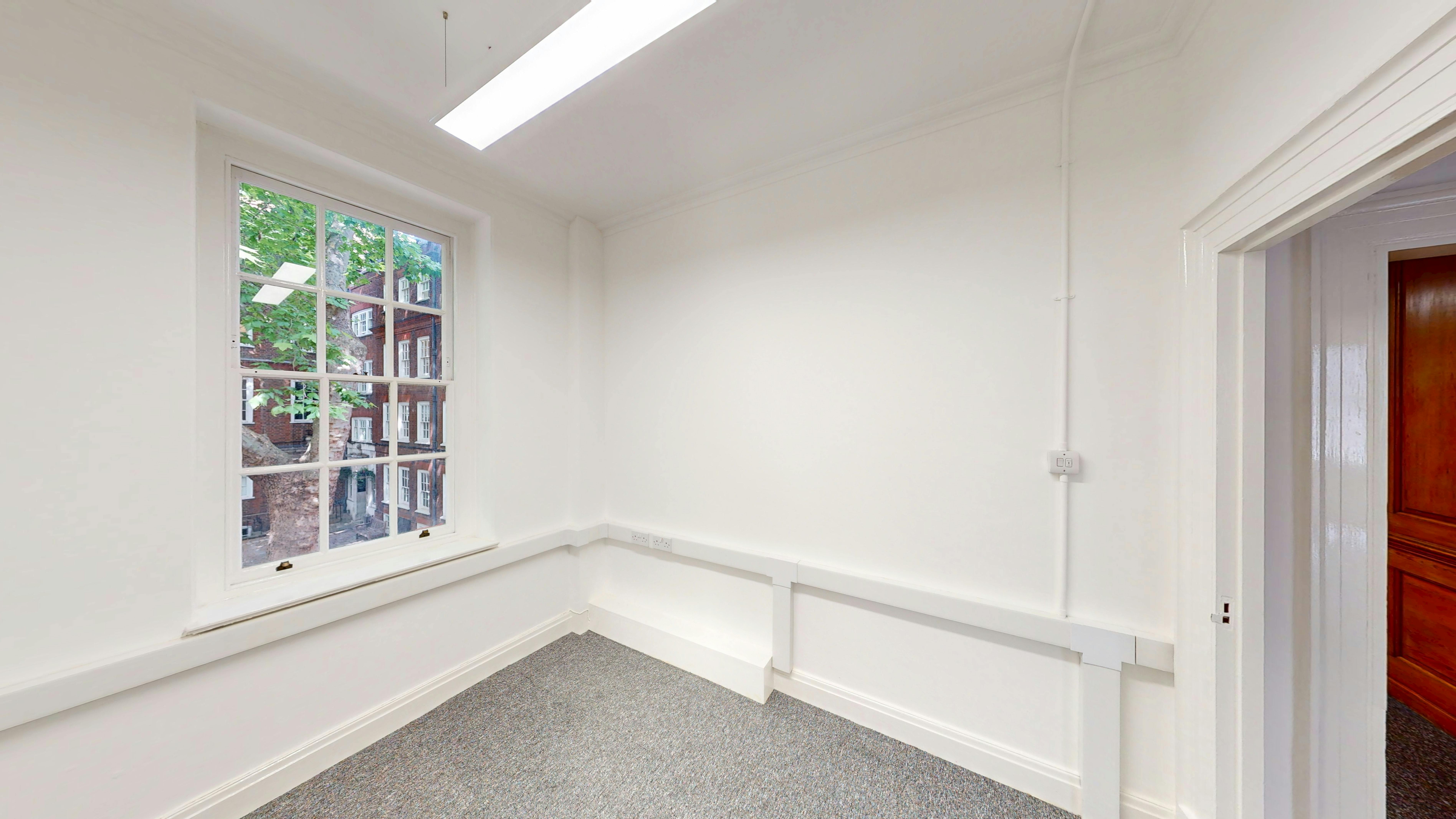 The Staple Inn Estate, 7 Staple Inn, London, Offices To Let - 7 Staple Inn_1st Floor_photo 8.jpg