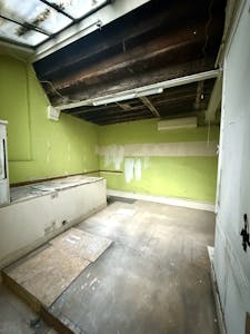 Prime Mixed-Use Fitzrovia Building, 89 Charlotte Street, London, Investment / Mixed Use / Residential For Sale - IMG_1020.jpg