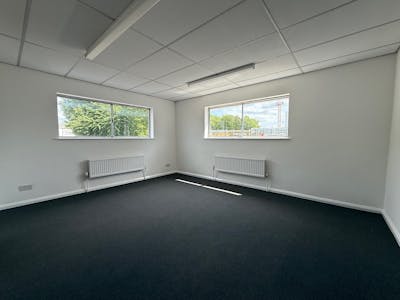 Unit 4 Hawksworth Trading Estate, Wyndham Road, Swindon, Industrial / Warehouse To Let - Internal 005.jpg