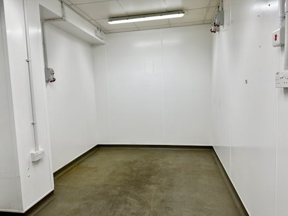 11a Bancroft, Hitchin, Retail To Let - Image 11