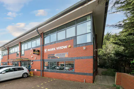 Unit 9, Borehamwood, Office To Let / For Sale - p02.jpg