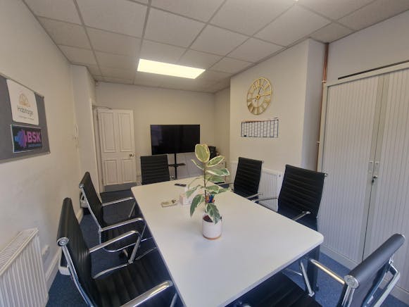 Ground Floor, Brinkletts House, Basingstoke, Office To Let - 20260518_150136.jpg