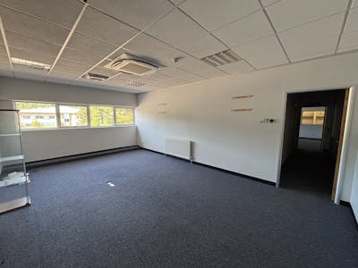Unit D8.1, Main Avenue, Pontypridd, Industrial To Let - Int pic D81jpg2.jpg