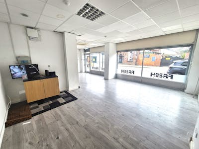 143 Castle Street, Stockport, Retail To Let - 20260309_132740.jpg