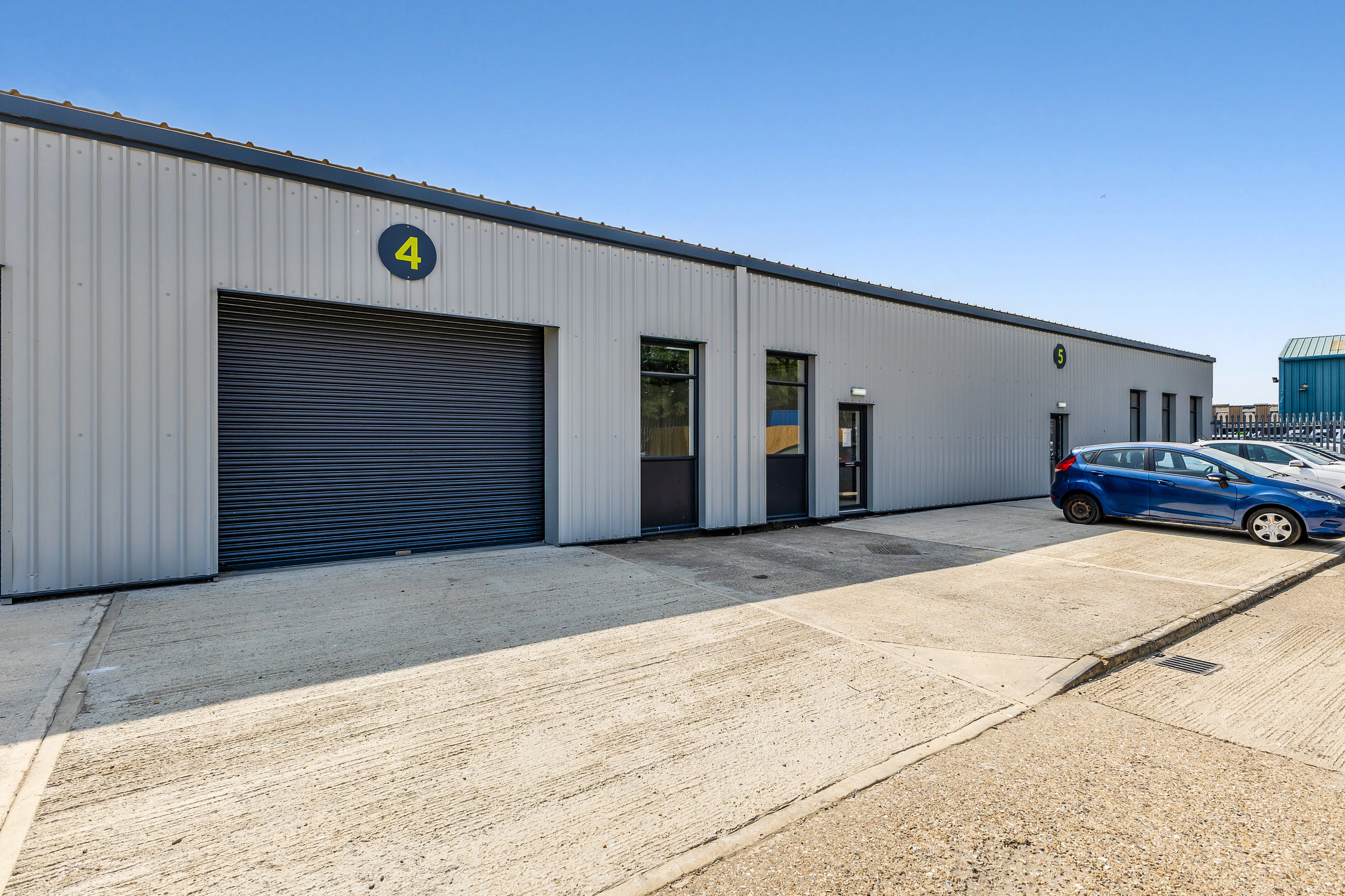Units 4 The Point, Aylesbury, Industrial To Let - 112373_Unit 4 The Point (1).jpg