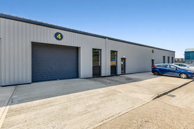 Units 4 The Point, Aylesbury, Industrial To Let - 112373_Unit 4 The Point (1).jpg