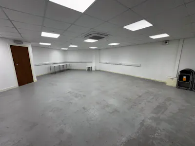 Commercial Premises incorporating two storey office and workshop., Glenburn House, Hamilton, Industrial / Office For Sale - IMG_5462 2.jpg