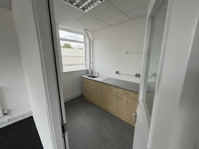 Unit 6 Multipark Norcot, Reading, Industrial / Warehouse Lease Assignment - 8.jpg