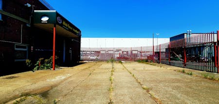 Unit 5, Meridian Trading Estate, Bugsby's Way,, Charlton, Industrial / Warehouse To Let - 20230609_124915  Edited.jpg