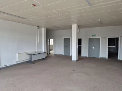 Unit 17, Stockport, Industrial/Logistics / Office To Let - 20260202_112056.jpg