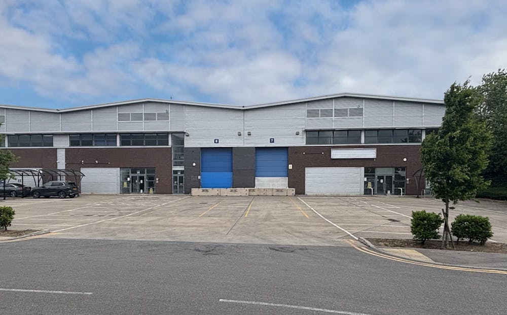 Units 6 & 7 Airport Gate - Front aspect