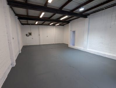Unit 1, Watford, Warehouse To Let - PXL_20250711_115754987.jpg