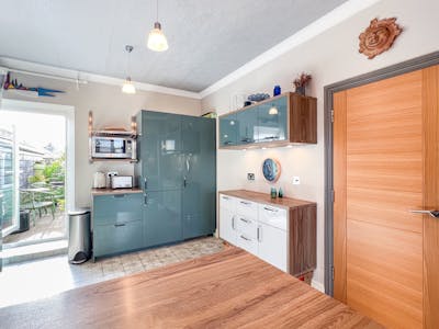 32 & 32A New Road, Porthcawl, Residential / Retail For Sale - 32A New Road023.jpg