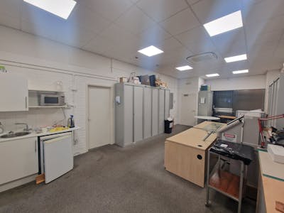 Unit 1 Peterley Business Centre, London, Office / Retail / Showroom / Warehouse For Sale - 20241106_114002.jpg