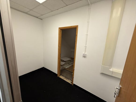 11 Totman Crescent, Rayleigh, Industrial / Office To Let - WhatsApp Image 2026-01-06 at 13.51.14 (2).jpeg