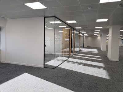 Harman House, Uxbridge, Office To Let - IMG_20221116_100555.jpg