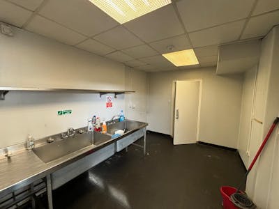 Class 3 Cafe / Prep Kitchen, Flexspace, Bellshill, Retail To Let - PHOTO20240929165900 6.jpg