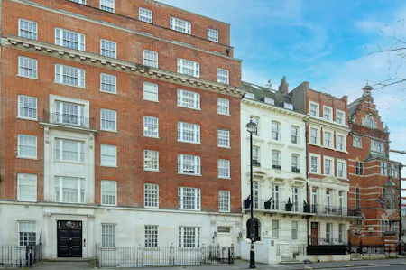 23 Buckingham Gate, London, Office To Let - 23 buckingham gate 1652 extl.jpg