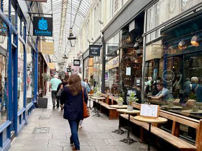2-4 Royal Arcade, Cardiff, High Street Retail / Retail - In Town To Let - IMG_1571.jpg