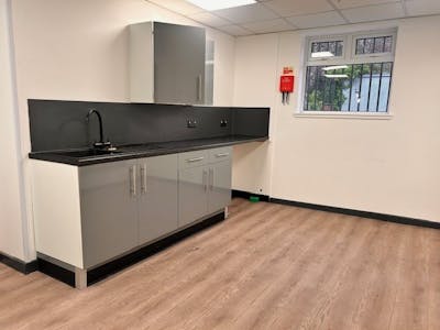 34 High Street, Newport, Retail To Let - 10.jpg