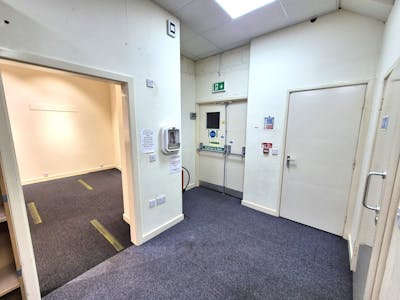 2 Warren Street, Stockport, Retail To Let - 20260331_111208.jpg