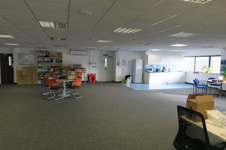 Riverside House, Eskdale Road, Uxbridge, Industrial/Logistics / Office To Let - IMG_1579.JPG
