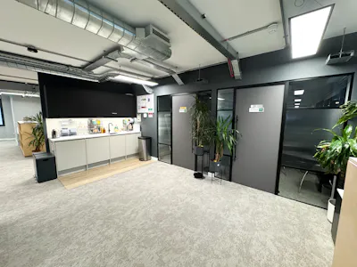 Friars Yard, 160 Blackfriars Road, London, Managed Office Lease Assignment - 20260219_094946383_iOS.jpg
