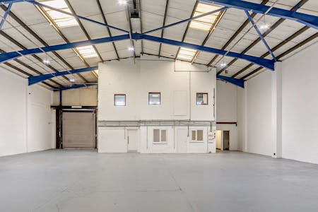Unit 7, M40 Industrial Estate, Blenheim Road, High Wycombe, Industrial To Let - 8643828interior15800.jpg