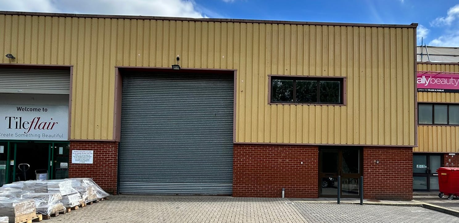 Unit 1B Mayfield Trade Centre, Reading, Industrial / Warehouse To Let - Exterior photo.jpeg