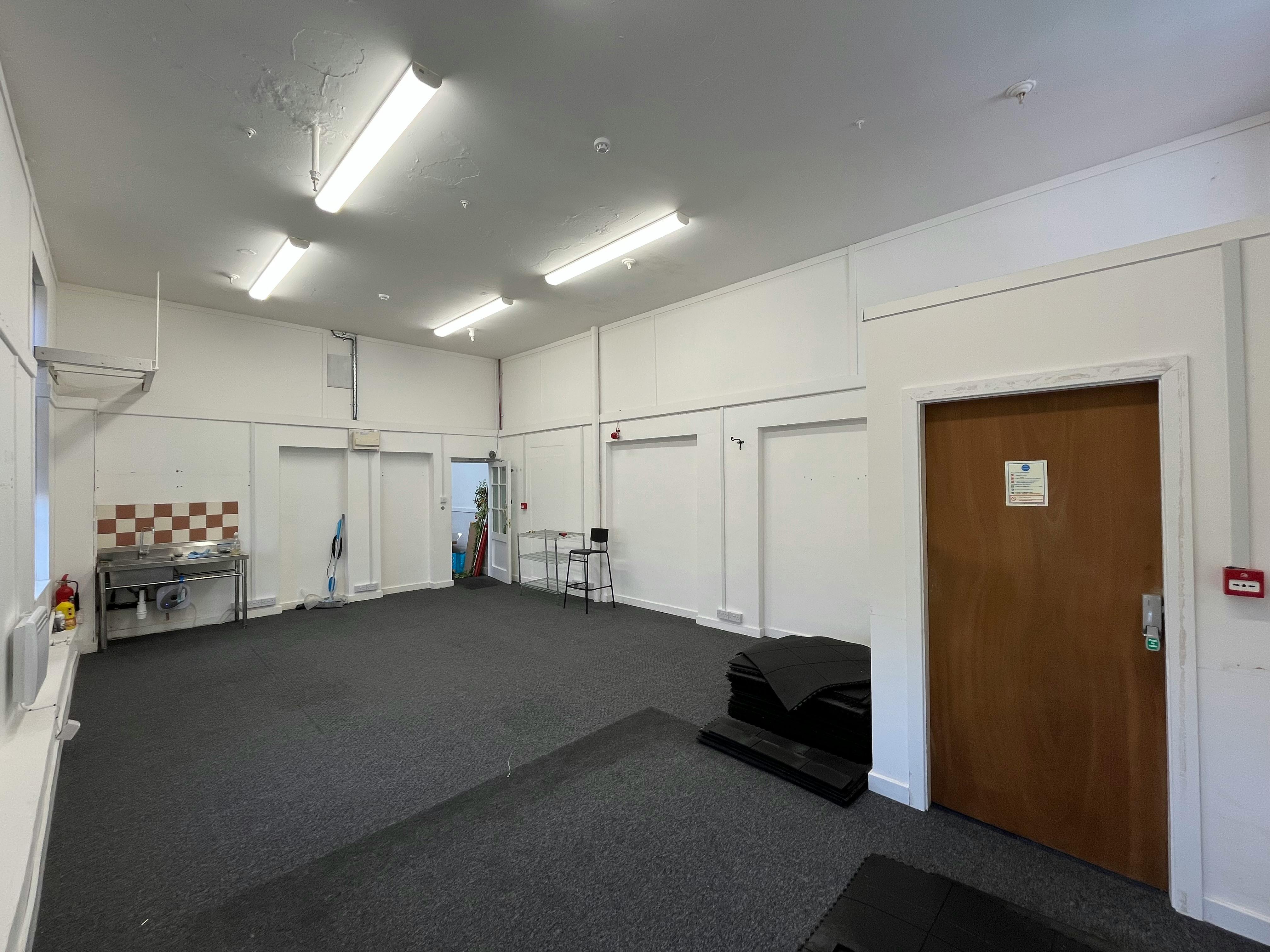 2 Brook St, Macclesfield, Leisure / Offices To Let - IMG_1651.jpg