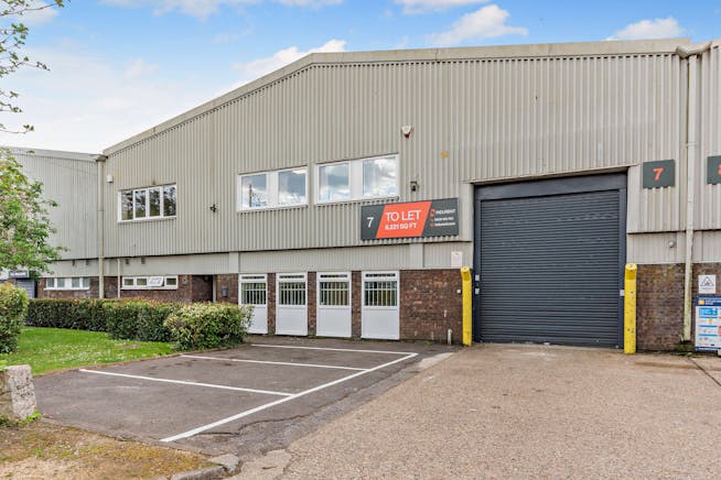 Unit 7, M40 Industrial Estate, Blenheim Road, High Wycombe, Industrial To Let - 8643828exterior15800.jpg