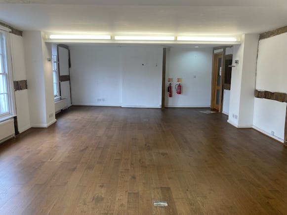 10 Bush Walk, Wokingham, Offices / Retail To Let - 5.jpg