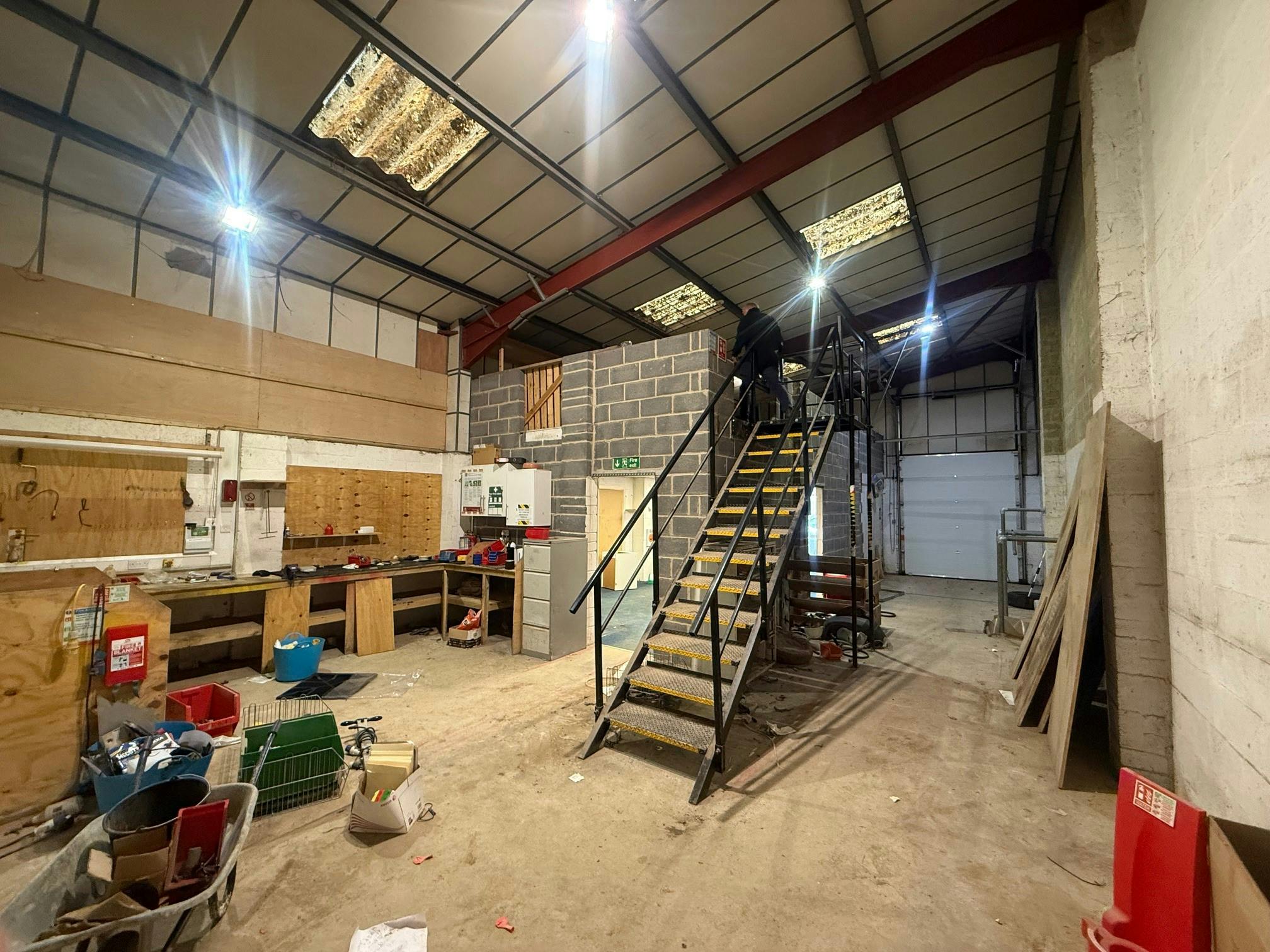 Unit A Bumpers Way, Bumpers Farm Industrial Estate, Chippenham, Industrial To Let - 4.jpg