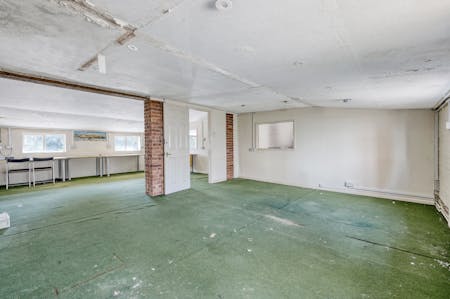 Unit 10 Coopersale Hall Farm, Fluxs Lane, Epping, Industrial/Logistics / Office / Retail To Let / For Sale - img_1700_3 copy 2.jpg