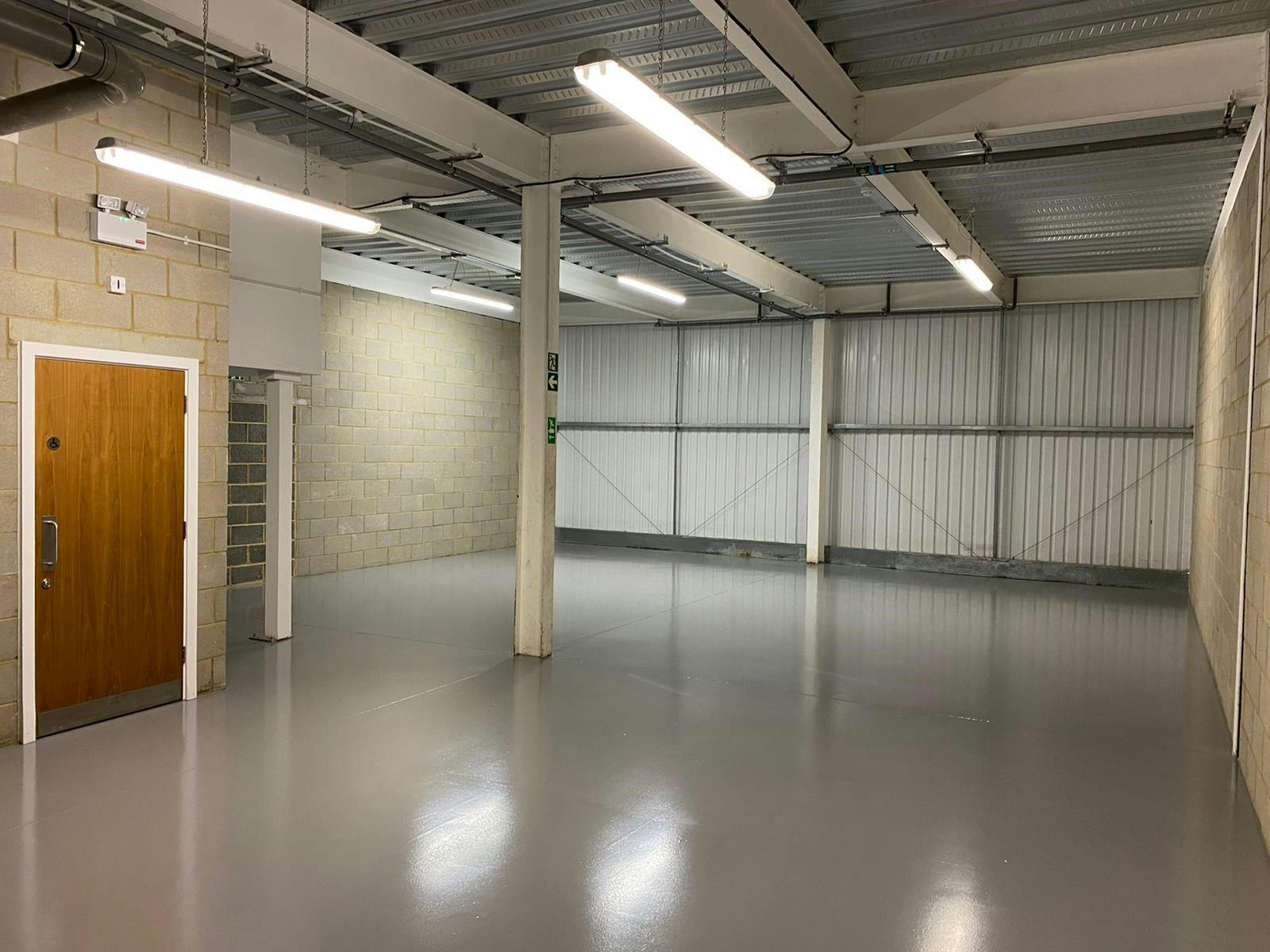 Industrial Unit in Weybridge - photo 4