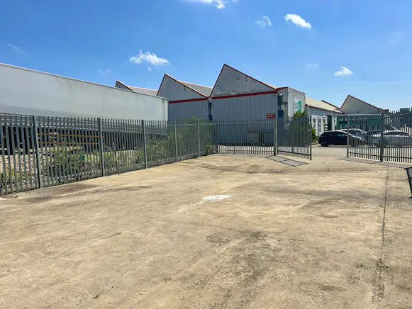 Yard 4, Britannia Estate, Luton, Industrial / Land/Yard To Let - 20260619_111255909_iOS.jpg