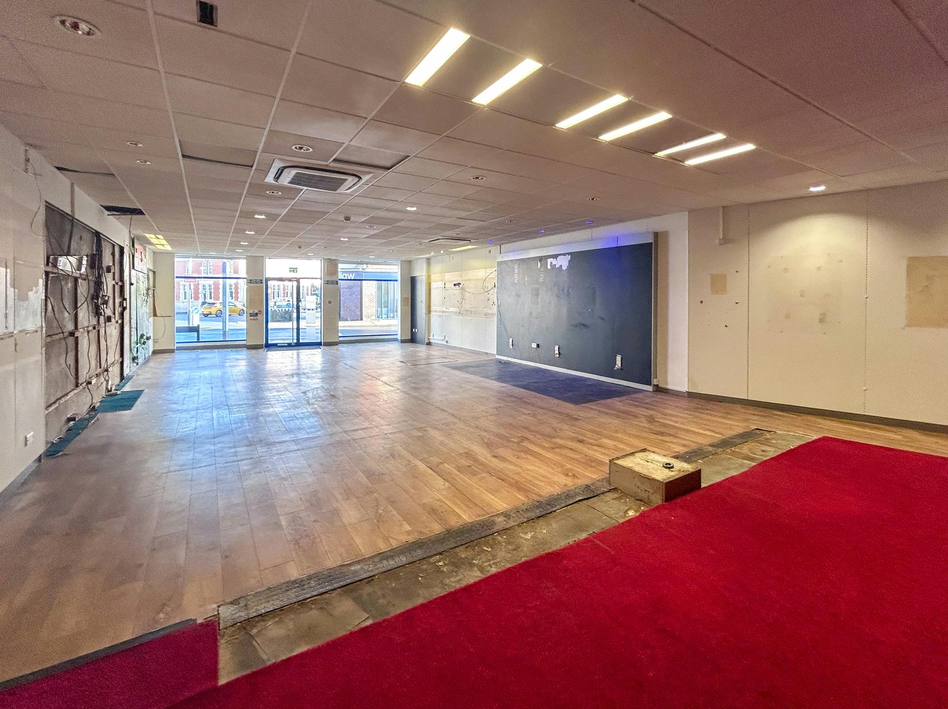 Retail/Shop in Bournemouth - photo 4